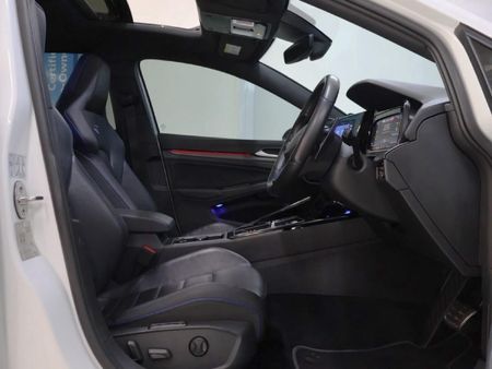 2024-Volkswagen-Golf-8-20-TSI-R-DSG_19