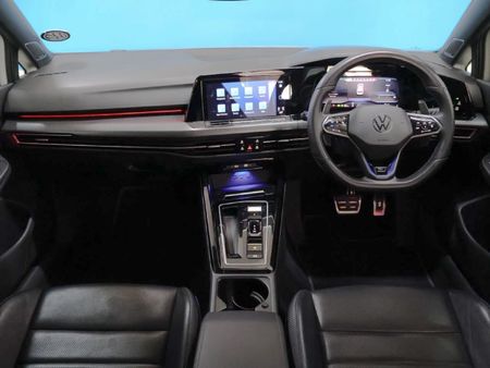 2024-Volkswagen-Golf-8-20-TSI-R-DSG_23