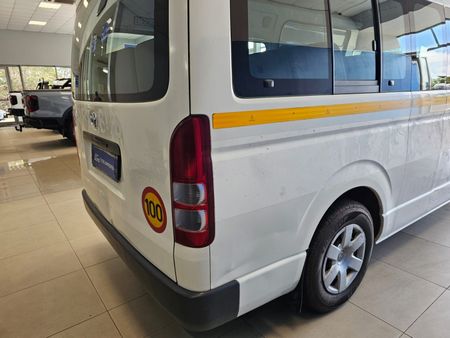 2023-Toyota-Quantum-25-D-4D-Sesfikile-16-seat-MT_10