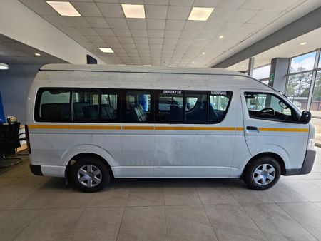 2023-Toyota-Quantum-25-D-4D-Sesfikile-16-seat-MT_11