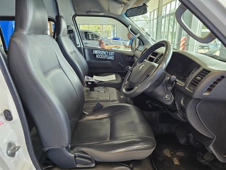 2023-Toyota-Quantum-25-D-4D-Sesfikile-16-seat-MT_17
