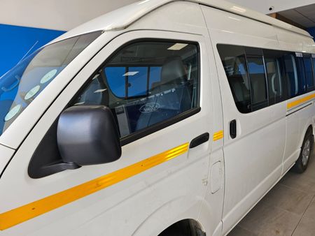 2023-Toyota-Quantum-25-D-4D-Sesfikile-16-seat-MT_1