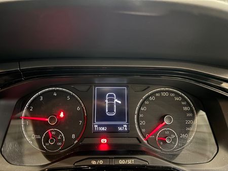 2018-Volkswagen-Polo-10-TSI-Comfortline_10
