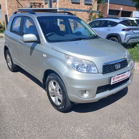 2013-Daihatsu-Terios-15_0