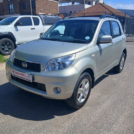 2013-Daihatsu-Terios-15_1