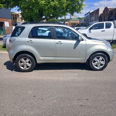 2013-Daihatsu-Terios-15_2