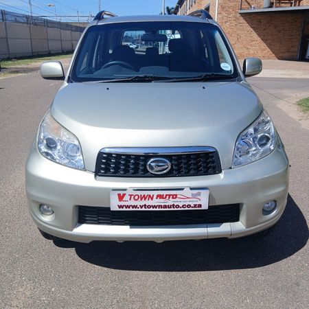 2013-Daihatsu-Terios-15_4