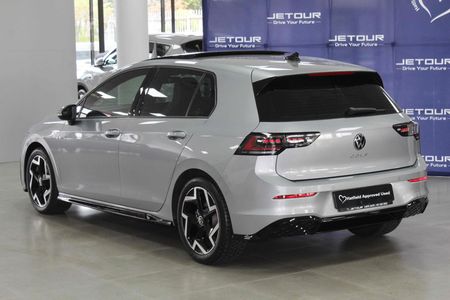2025-Volkswagen-Golf-14-TSI-R-Line-Auto-110kw_9