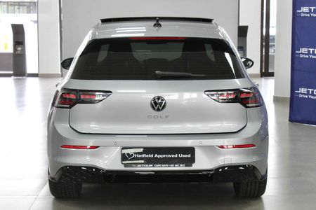 2025-Volkswagen-Golf-14-TSI-R-Line-Auto-110kw_10