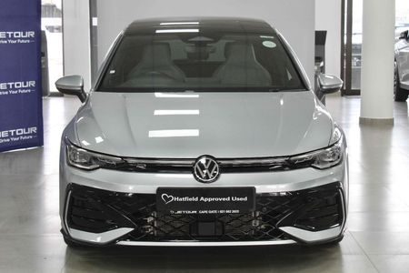 2025-Volkswagen-Golf-14-TSI-R-Line-Auto-110kw_1
