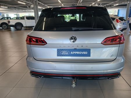2019-Volkswagen-Touareg-30-TDI-V6-Executive_4