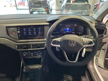 2026-Volkswagen-Polo-10-TSI_14