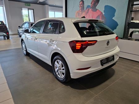 2026-Volkswagen-Polo-10-TSI_2