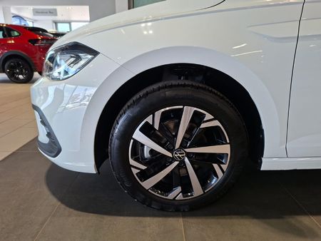 2026-Volkswagen-Polo-10-TSI-Life-Auto-DSG_9