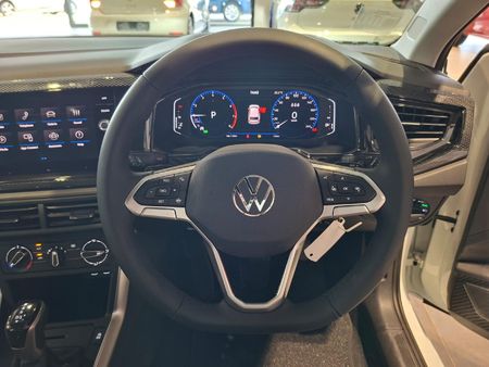 2026-Volkswagen-Polo-10-TSI-Life-Auto-DSG_15