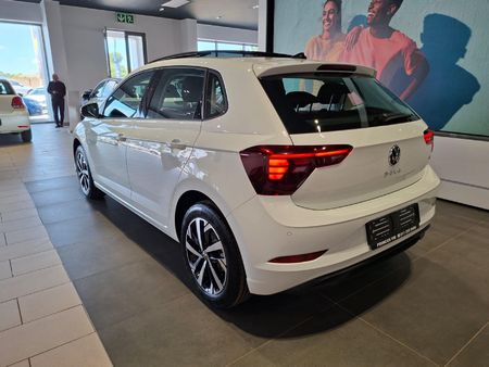 2026-Volkswagen-Polo-10-TSI-Life-Auto-DSG_2