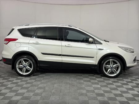 2015-Ford-Kuga-20-EcoBoost-Titanium-AWD-Auto_3