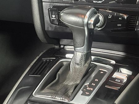 2012-Audi-A4-20T-SE-Auto_10
