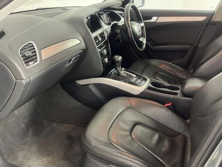 2012-Audi-A4-20T-SE-Auto_8