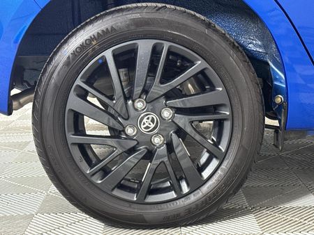 2024-Toyota-Vitz-10-XR-AMT_18