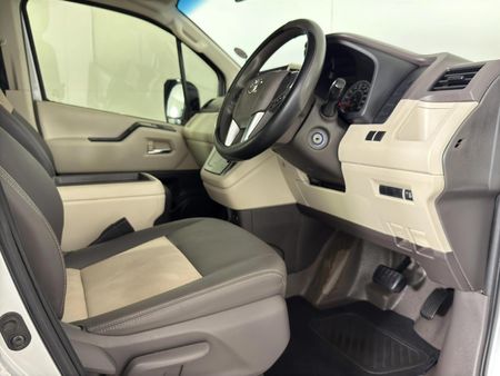 2022-Toyota-Quantum-28-GL-Auto-14-Seater_10