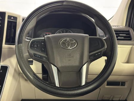 2022-Toyota-Quantum-28-GL-Auto-14-Seater_13