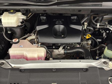 2022-Toyota-Quantum-28-GL-Auto-14-Seater_14