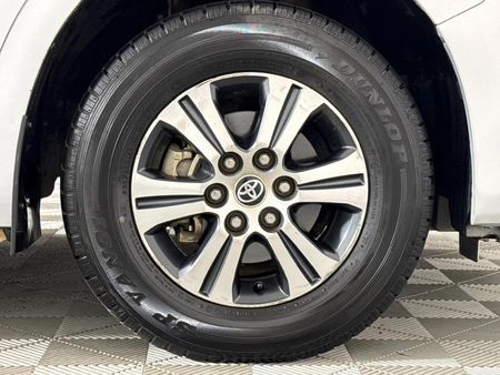 2022-Toyota-Quantum-28-GL-Auto-14-Seater_18