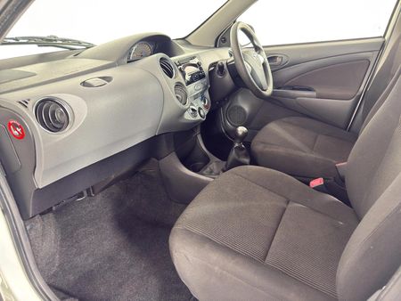 2019-Toyota-Etios-15-XS-5-dr_9