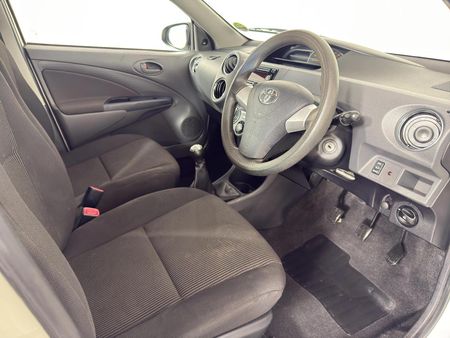 2019-Toyota-Etios-15-XS-5-dr_10