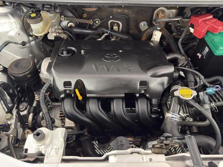 2012-Toyota-Yaris-Zen3_13