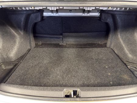 2012-Toyota-Yaris-Zen3_14
