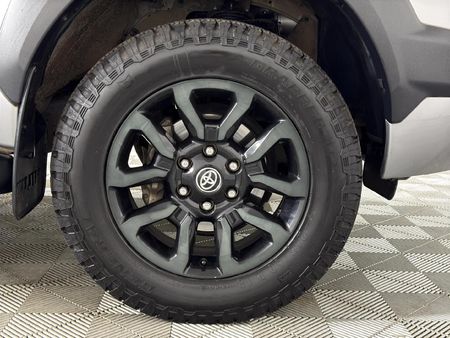 2024-Toyota-Hilux-28-GD-6-Raised-Body-Legend-RS-4x4-Auto-Double-Cab_17