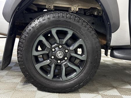 2024-Toyota-Hilux-28-GD-6-Raised-Body-Legend-RS-4x4-Auto-Double-Cab_19