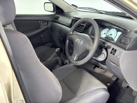 2007-Toyota-Corolla-140i-GLE_10
