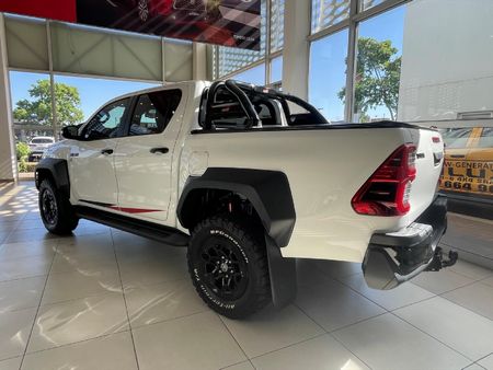 2026-Toyota-Hilux-28GD-6-GR-Sport-Double-Cab-4x4_2