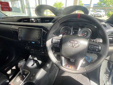 2026-Toyota-Hilux-28GD-6-GR-Sport-Double-Cab-4x4_4