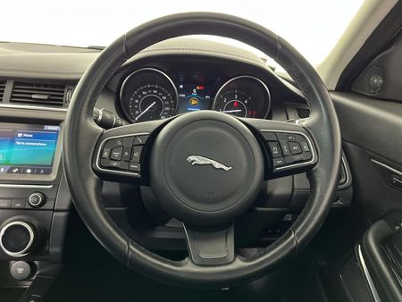 2018-Jaguar-E-Pace-D240-20D-S-177kW_14