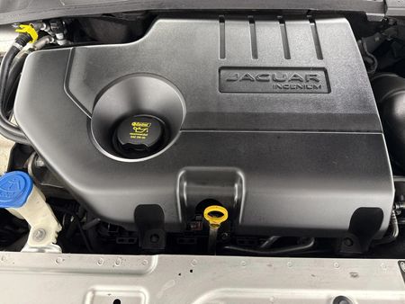 2018-Jaguar-E-Pace-D240-20D-S-177kW_15