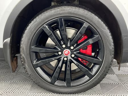 2018-Jaguar-E-Pace-D240-20D-S-177kW_18