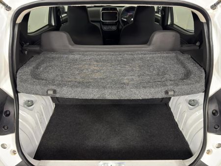 2023-Renault-Kwid-10-Climber-Auto_15