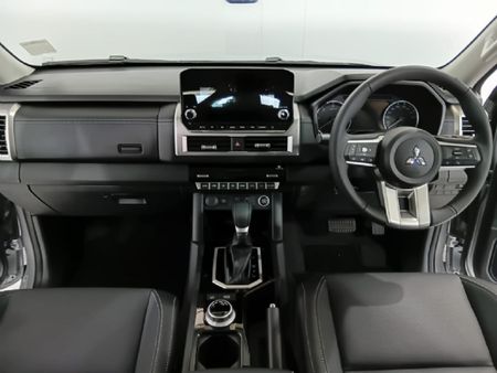 2026-Mitsubishi-Triton-24-Di-DC-GLS-4x4-Double-Cab-Auto_10