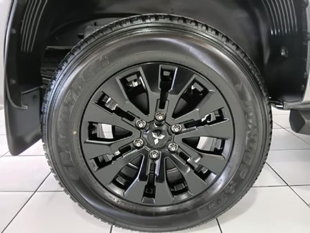 2026-Mitsubishi-Triton-24-Di-DC-GLS-4x4-Double-Cab-Auto_12