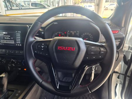 2026-Isuzu-D-Max-19-DDI-HR-X-Rider-Auto-Double-Cab_13