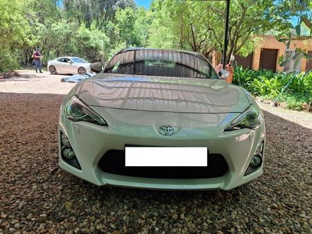 2014-Toyota-86-20-High-Auto_1