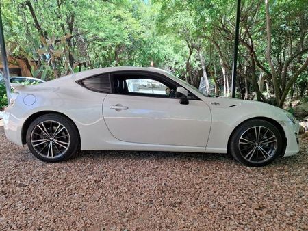 2014-Toyota-86-20-High-Auto_3