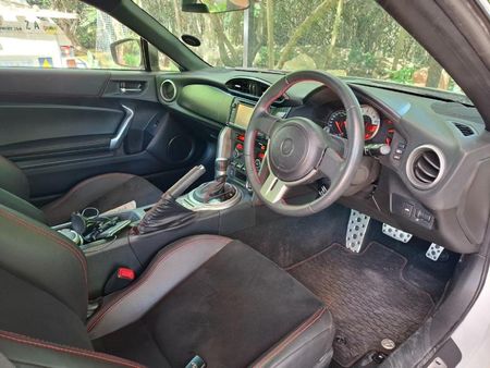 2014-Toyota-86-20-High-Auto_4