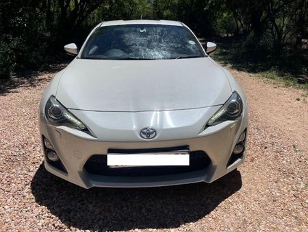 2014-Toyota-86-20-High-Auto_1