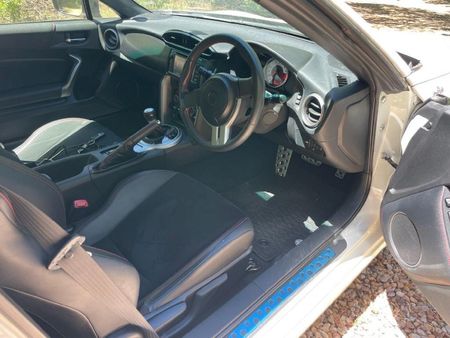 2014-Toyota-86-20-High-Auto_4