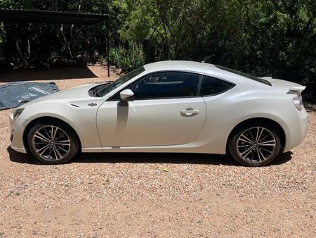 2014-Toyota-86-20-High-Auto_6